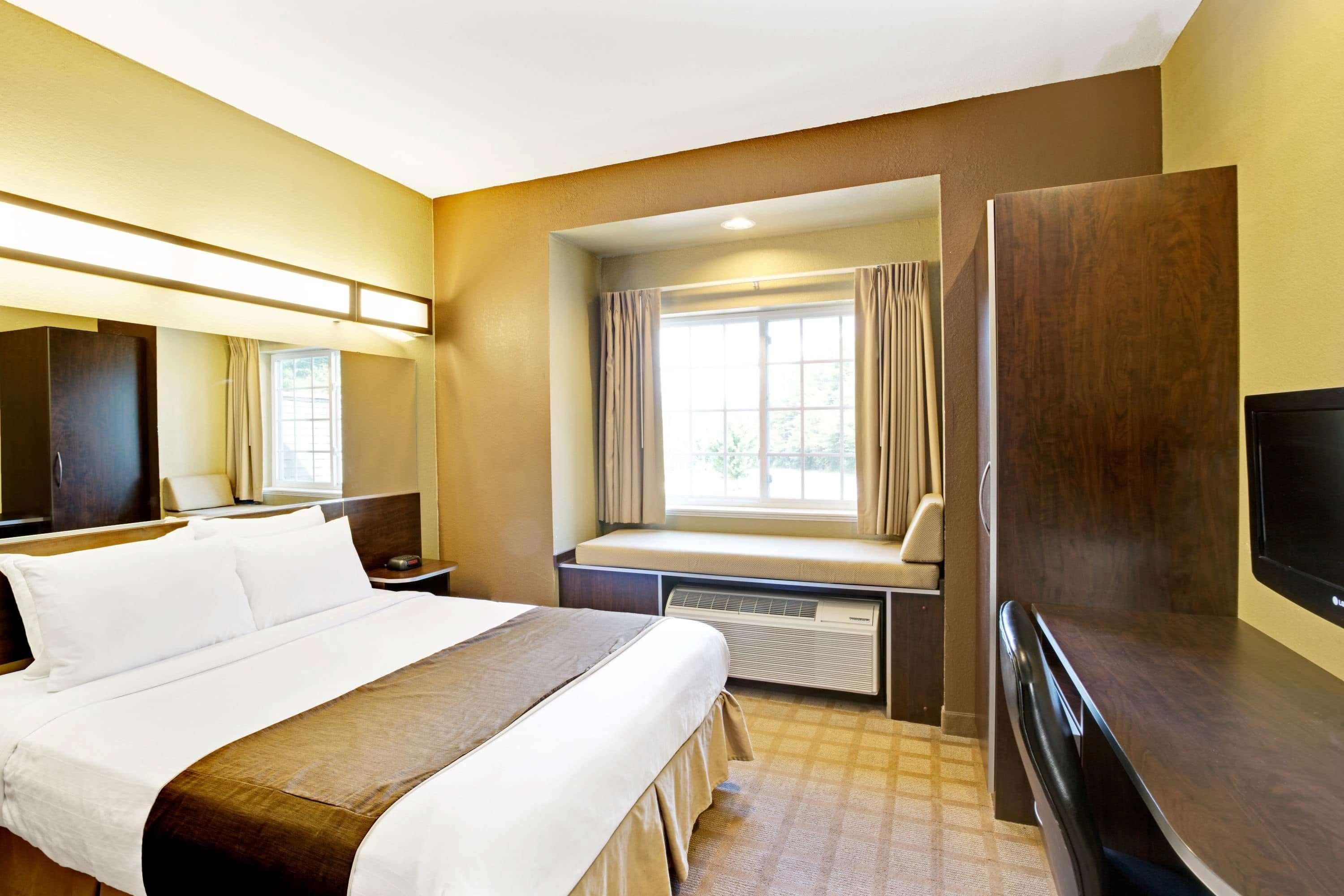 Microtel Inn & Suites By Wyndham Bryson City Exteriör bild